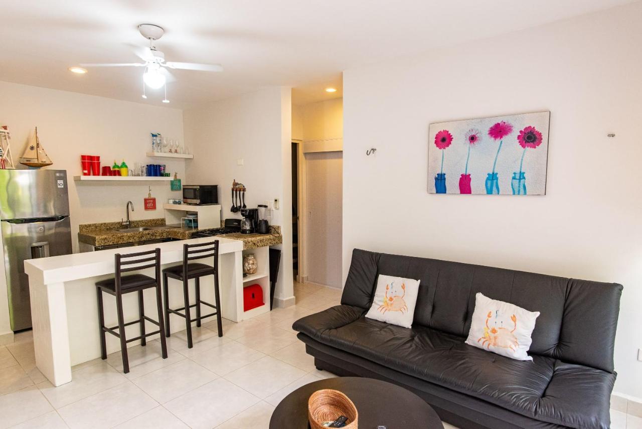 87972 Romantic Condo, Best Retreat For A Couple, 1 Block From The Ocean Progreso  Exterior photo